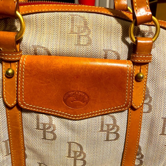 Dooney & Bourke Monogram Shoulder Handbag - Picture 5 of 8